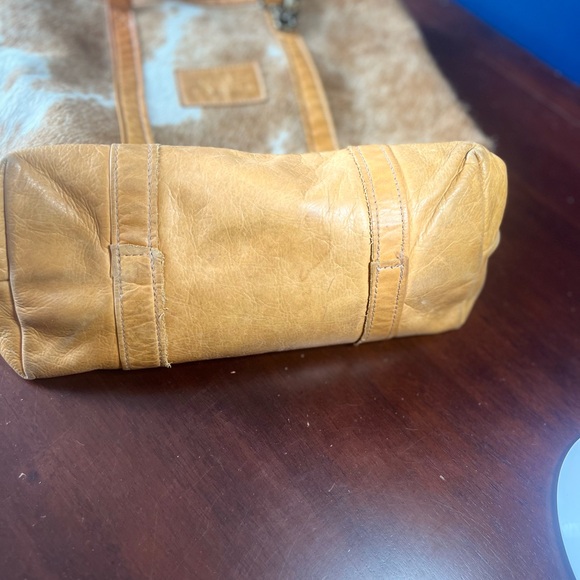 Beautiful Canoe bucket bag. Genuine leather cowhide. - Picture 3 of 4